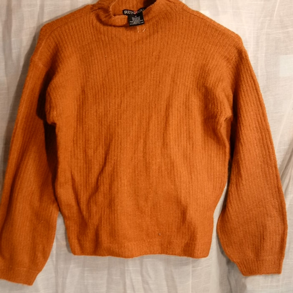 NWT Runway sweater size 14 rust/brown color